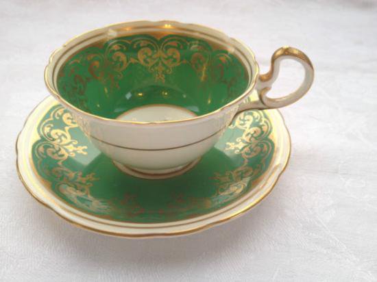 ０９３　エンズレイ　カップ＆ソーサー　フローラルブーケ　（グリーン＆ゴールド）