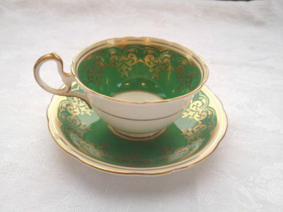 ０９３　エンズレイ　カップ＆ソーサー　フローラルブーケ　（グリーン＆ゴールド）