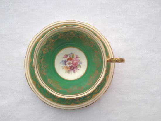 ０９３　エンズレイ　カップ＆ソーサー　フローラルブーケ　（グリーン＆ゴールド）