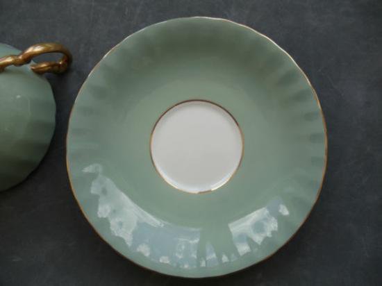 ０９６　エインズレイ　カップ＆ソーサー　果樹園　（ミントグリーン）