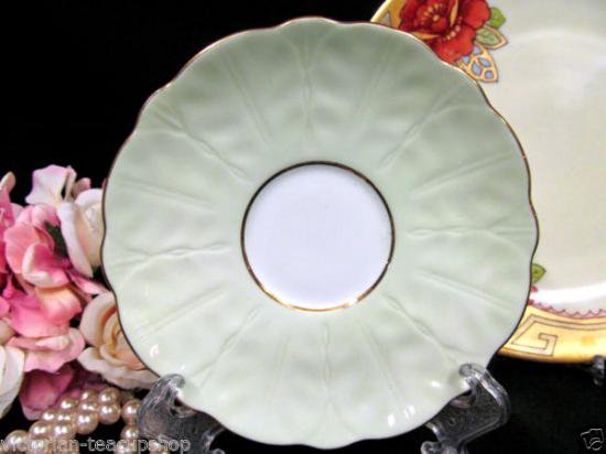 １００　エンズレイ　カップ＆ソーサー　ローズ　（パステルグリーン）