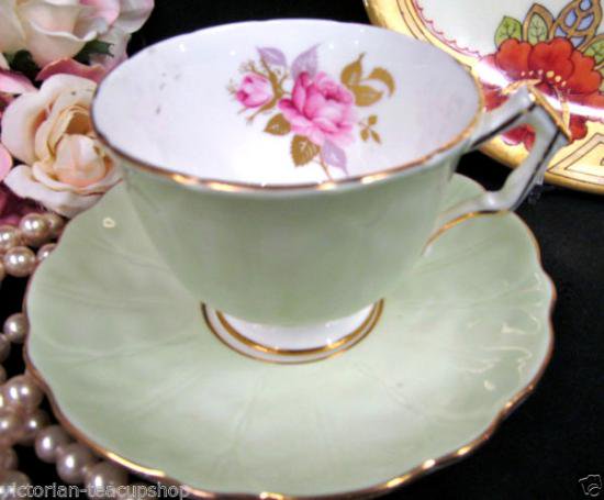 １００　エンズレイ　カップ＆ソーサー　ローズ　（パステルグリーン）