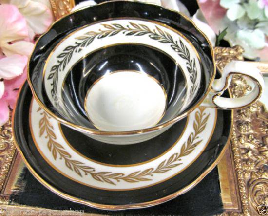 １０３　エンズレイ　カップ＆ソーサー　ドーリス　（ブラック＆ゴールド）