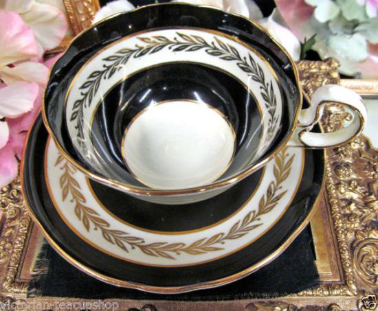 １０３　エンズレイ　カップ＆ソーサー　ドーリス　（ブラック＆ゴールド）