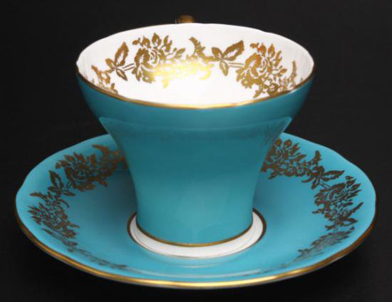 １０６　エンズレイ　カップ＆ソーサー　ゴールドリーフパターン　（ライトブルー＆ホワイト）