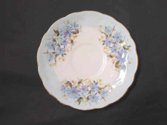 １１０　エンズレイ　カップ＆ソーサー　コーンフラワーモチーフ　（パステルブルー＆ホワイト）