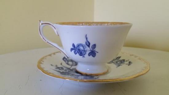 １１４　エインズレイ　カップ＆ソーサー　ブルーフローラル＆ゴールドギルト