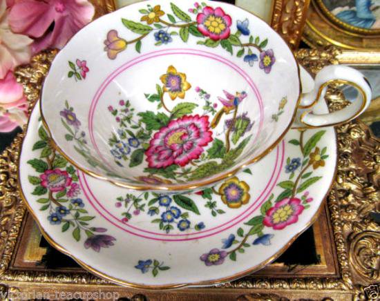 １１９　エインズレイ　カップ＆ソーサー　フローラル＆バードパターン