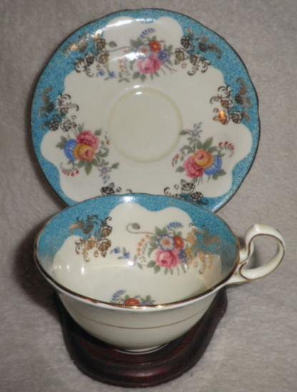 １２６　エインズレイ　カップ＆ソーサーセット　ローズ　（ホワイト＆ブルー）