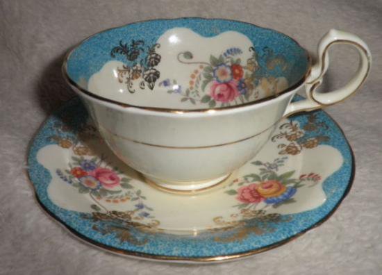 １２６　エインズレイ　カップ＆ソーサーセット　ローズ　（ホワイト＆ブルー）