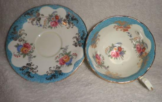 １２６　エインズレイ　カップ＆ソーサーセット　ローズ　（ホワイト＆ブルー）