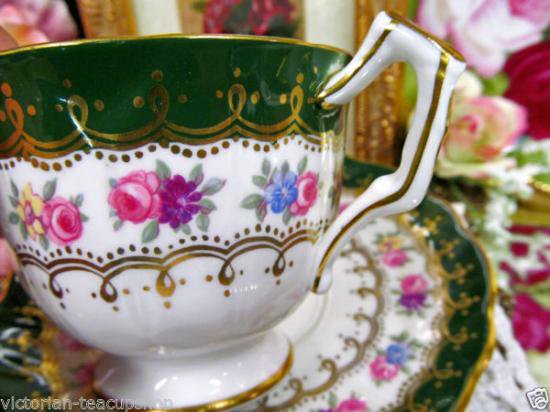 １３０　エンズレイ　グリーンのティーカップ&ソーサー