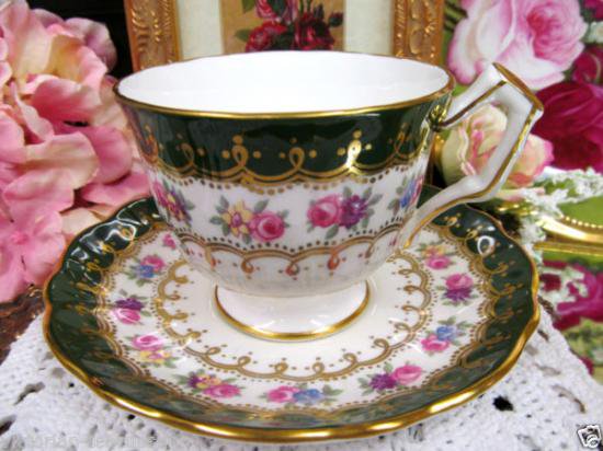 １３０　エンズレイ　グリーンのティーカップ&ソーサー