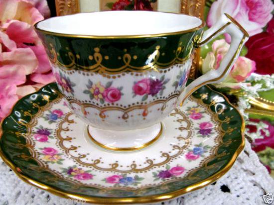 １３０　エンズレイ　グリーンのティーカップ&ソーサー