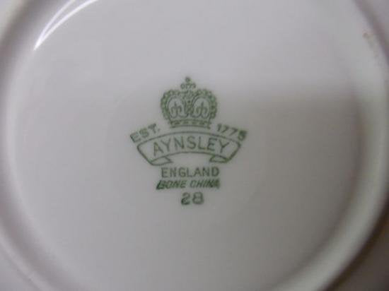 １３１　エンズレイ　イエロー＆ゴールドのカップ&ソーサー