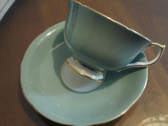 １３２　エンズレイ　セイージグリーンのカップ＆ソーサー