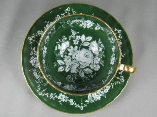 １３５　エンズレイ　ボーンチャイナ　ダークグリーン＆エナメルホワイト　ローズティーカップ＆ソーサー