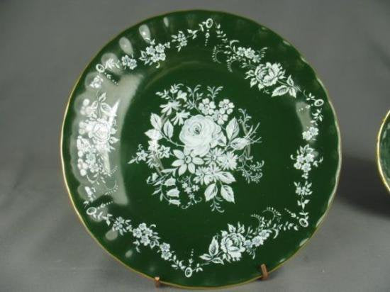 １３５　エンズレイ　ボーンチャイナ　ダークグリーン＆エナメルホワイト　ローズティーカップ＆ソーサー