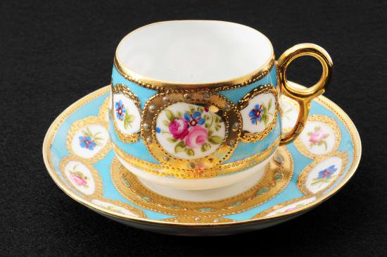 ００１　ノリタケ　金彩ジュエル花柄カップ＆ソーサー　ブルー