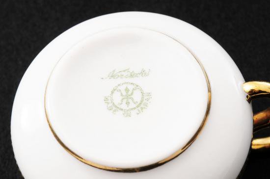 ００１　ノリタケ　金彩ジュエル花柄カップ＆ソーサー　ブルー