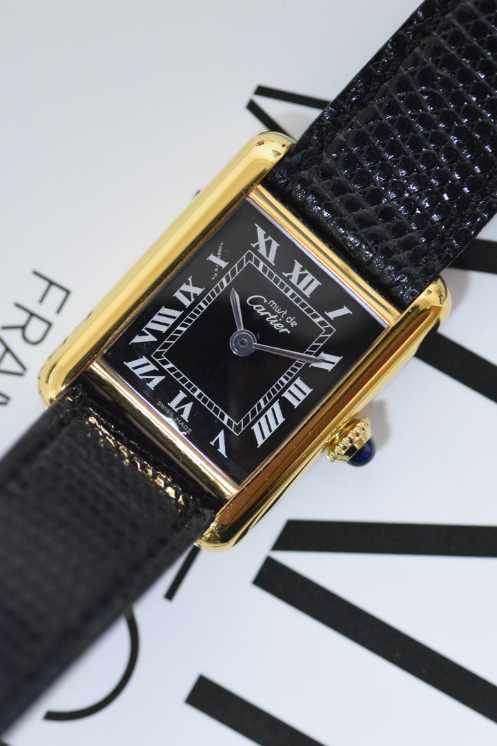 『国際永久保証書付き』マスト ドゥ カルティエ タンク　レディースヴィンテージウォッチ ブラック SMサイズ 手巻 純銀に18Kヴェルメイユ