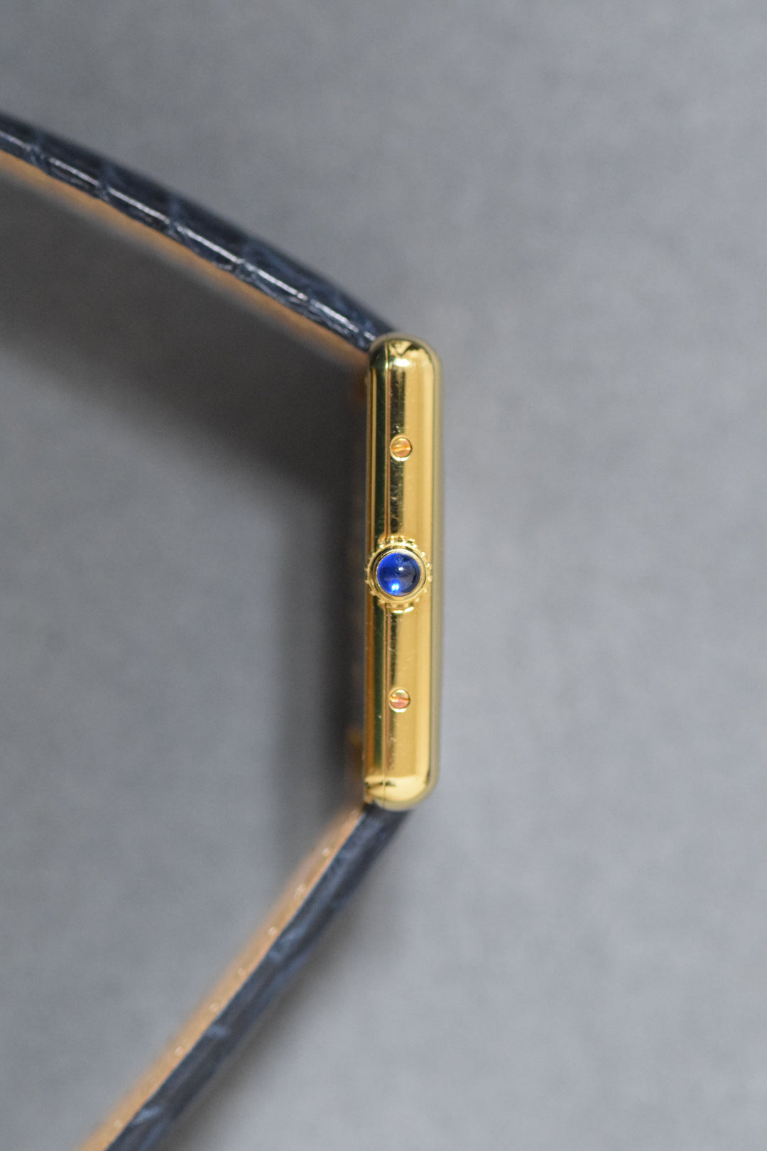 廃盤マスト ドゥ カルティエ タンク　ユニセックス ヴィンテージウォッチ 飛びアラビア LMサイズ 純銀に18Kヴェルメイユ