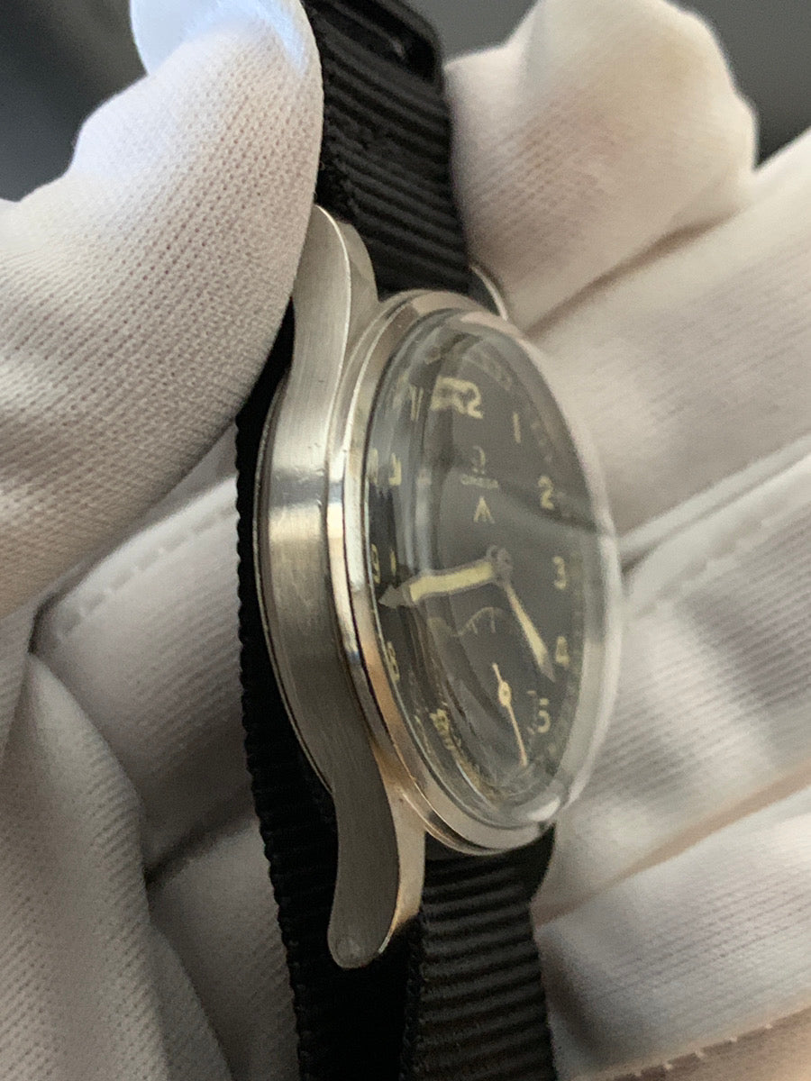 オメガ　イギリス陸軍ダーティダース　ヴィンテージミリタリーウォッチ