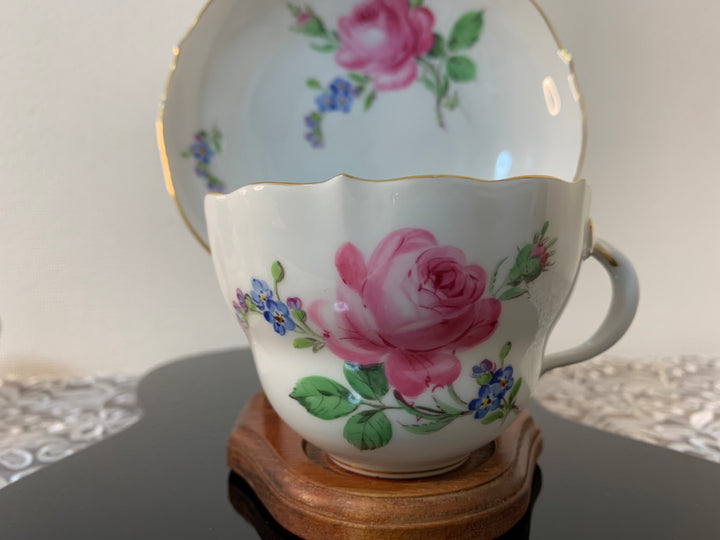 マイセン　ピンクローズと勿忘草（わすれな草）のティーカップ