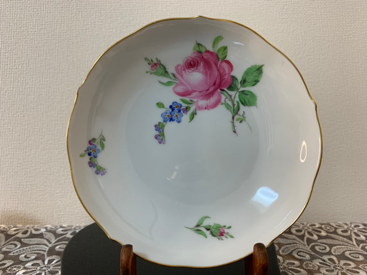 マイセン　ピンクローズと勿忘草（わすれな草）のティーカップ