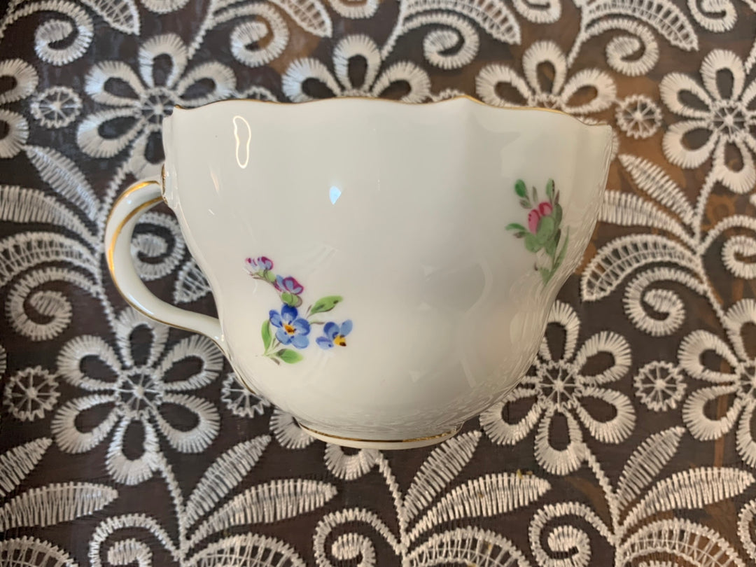 マイセン　ピンクローズと勿忘草（わすれな草）のティーカップ