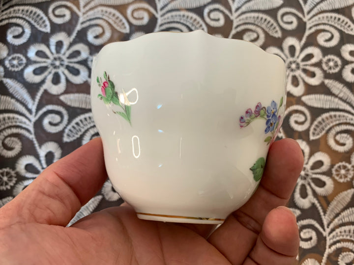 マイセン　ピンクローズと勿忘草（わすれな草）のティーカップ