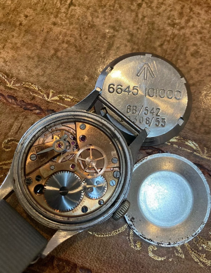 ヴィンテージ　オメガ　ミリタリーパイロットウォッチ　イギリス空軍RAF 6B/542フォットアロー　1953年製