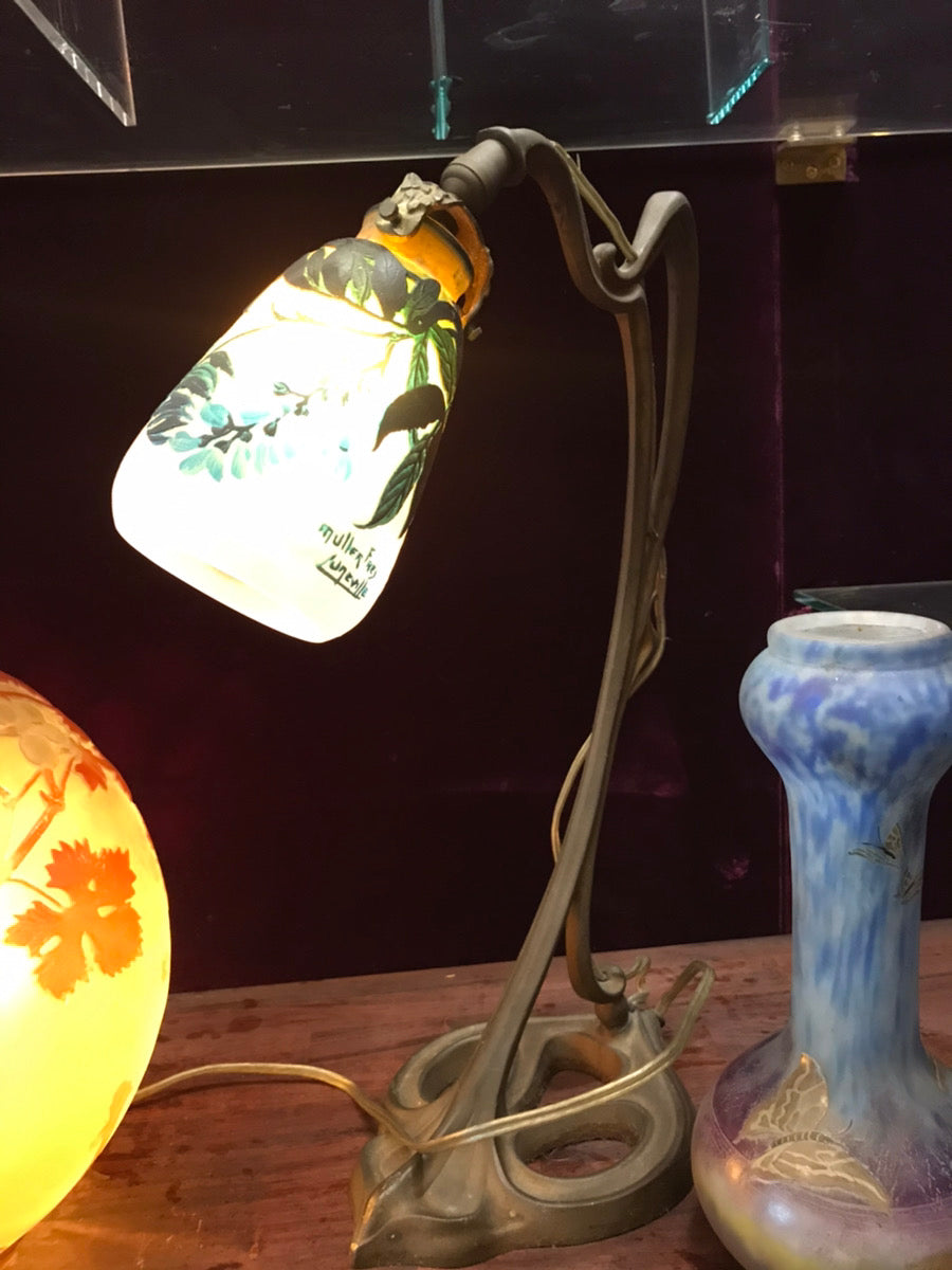 マジョレル＆ミューラー兄弟のテーブルランプ