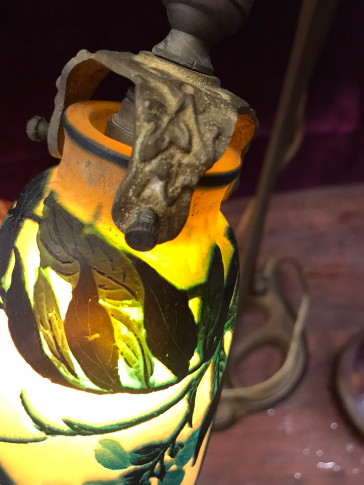 マジョレル＆ミューラー兄弟のテーブルランプ