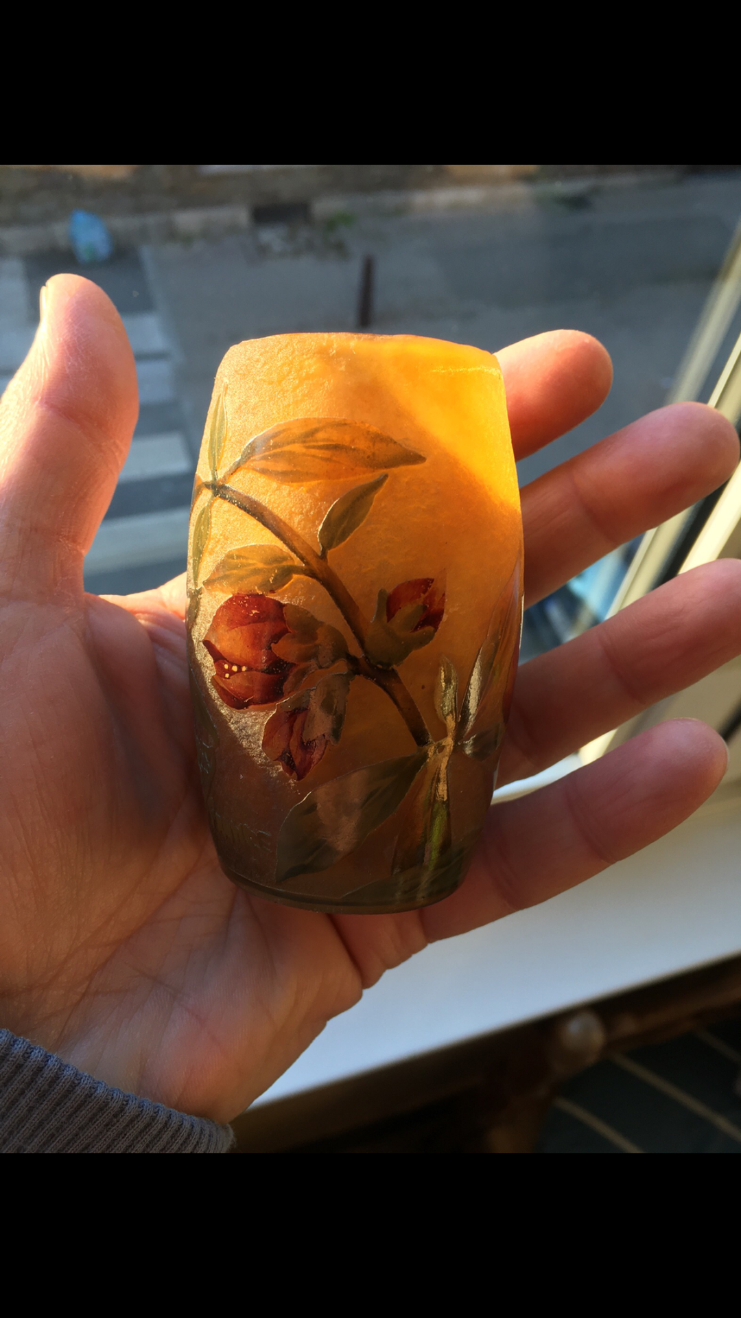 ドーム兄弟（ドームナンシー）ボケの花の樽型花瓶