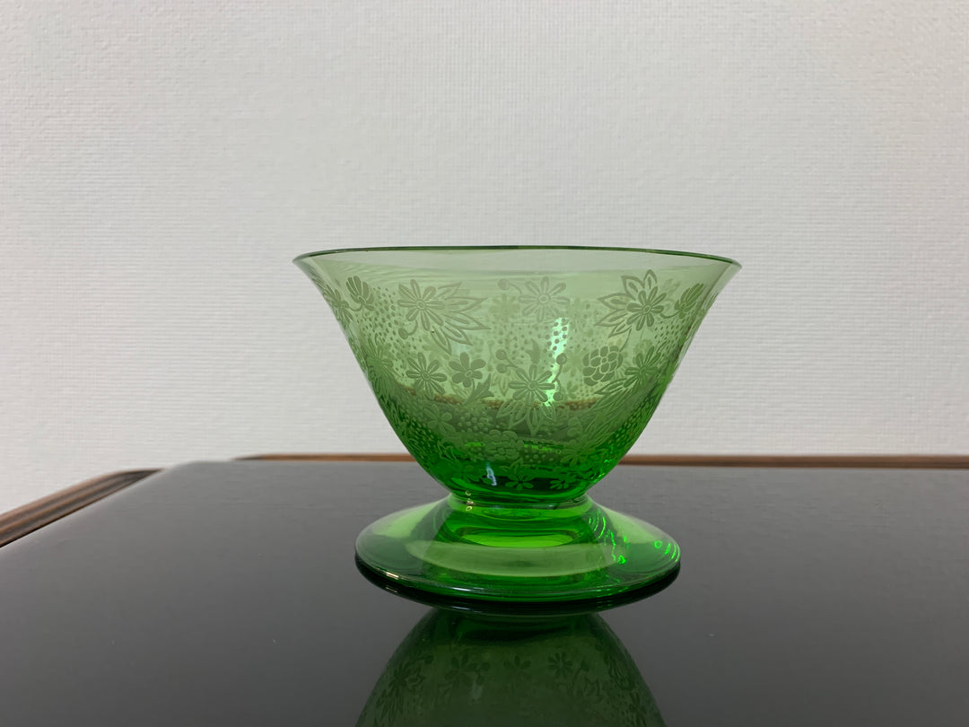 オールドバカラ　エリザベート　グリーンのコンポートクープグラス