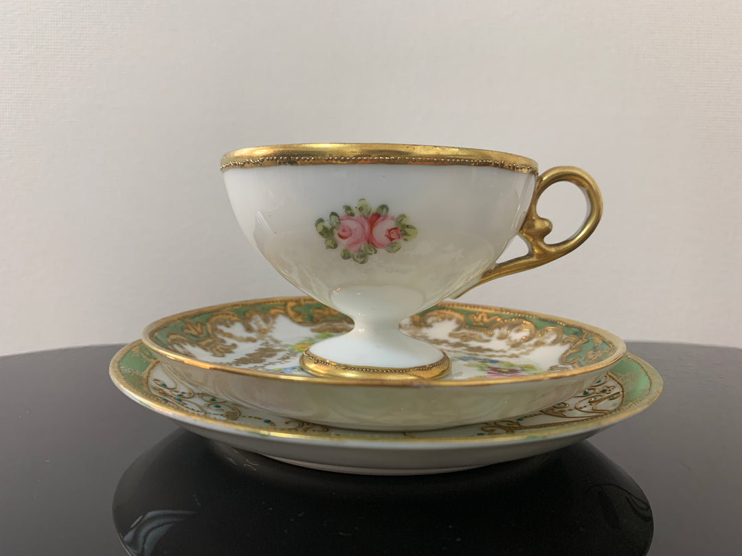 オールドノリタケ アールヌーボー様式 ピンクローズと金彩のティーカップ