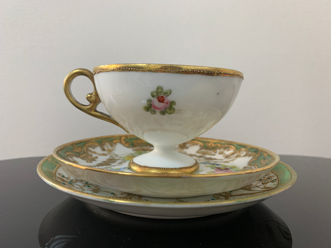 オールドノリタケ アールヌーボー様式 ピンクローズと金彩のティーカップ
