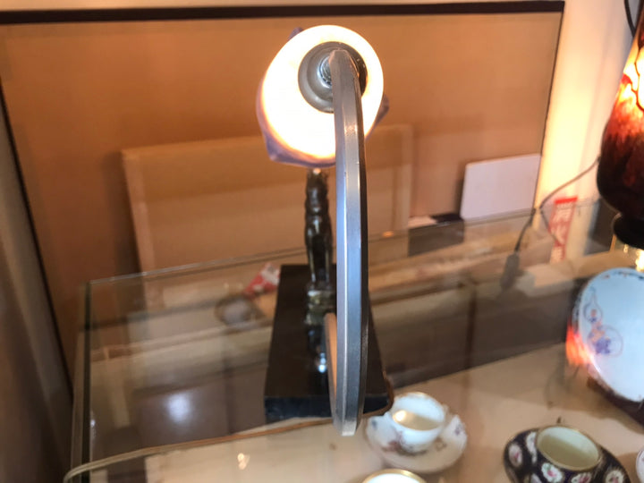 ミューラー兄弟　犬のブロンズのアンティークテーブルランプ