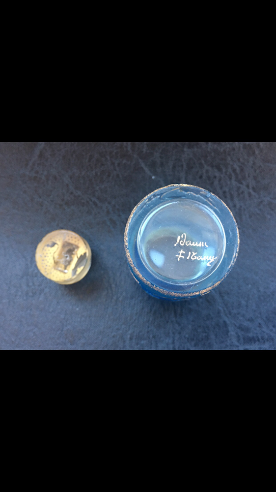 ドーム兄弟（ドームナンシー）カーネーションの花の香水瓶のサイン