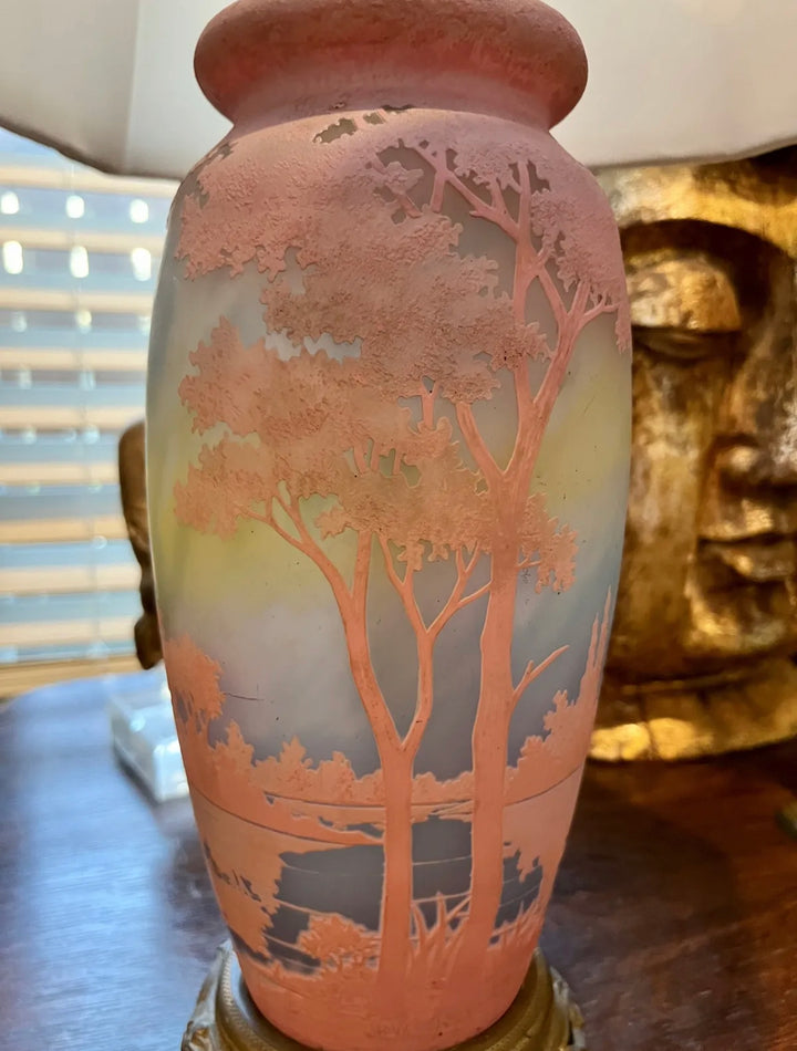 ドーム兄弟(Daum Nancy)ピンクの湖水風景のテーブルランプ