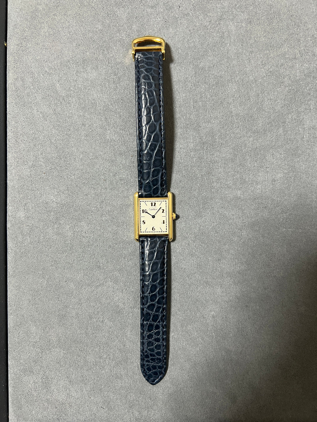 廃盤マスト ドゥ カルティエ タンク　ユニセックス ヴィンテージウォッチ 飛びアラビア LMサイズ 純銀に18Kヴェルメイユ