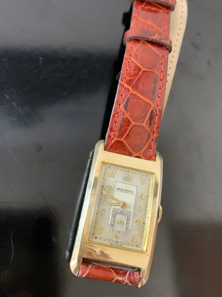 モバード（MOVADO）14k カービプラン アールデコ時代 レクタンギュラー型腕時計