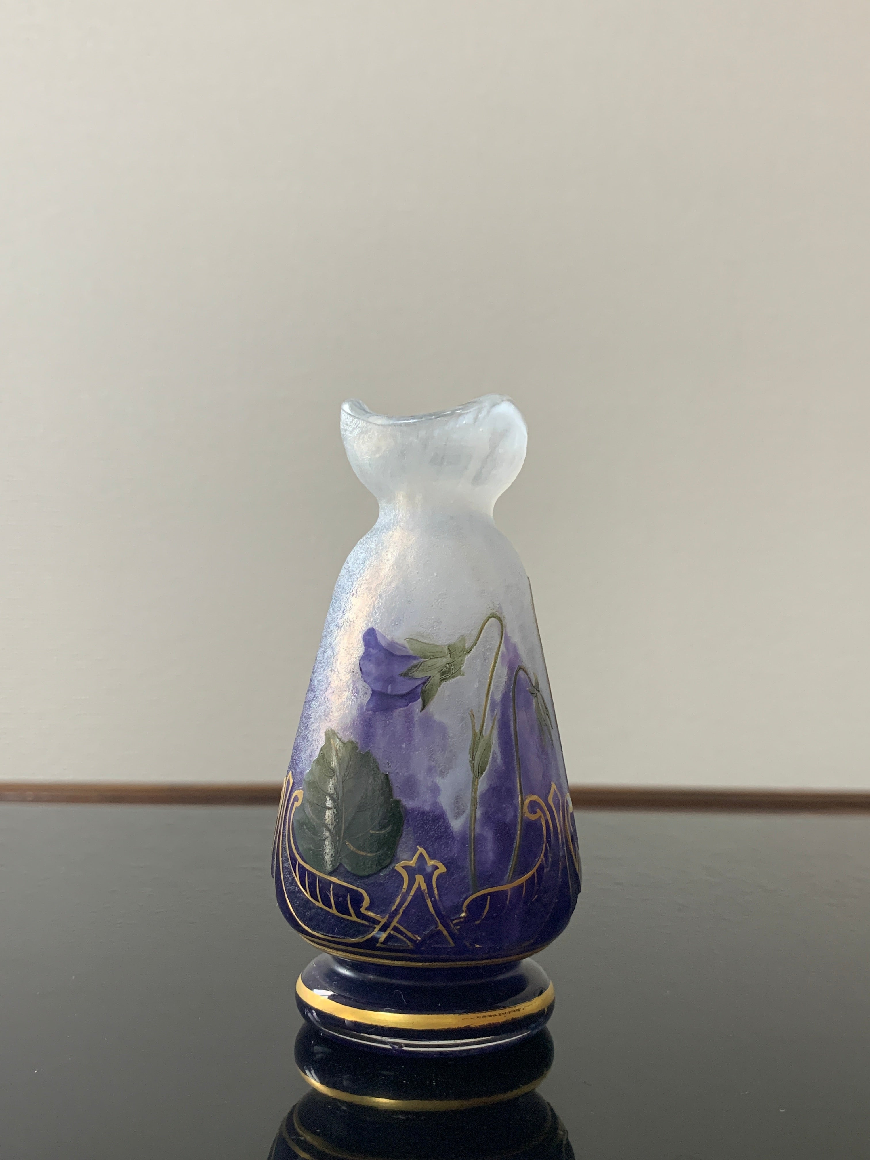 ドーム兄弟（ドームナンシー）金彩とスミレの花の花瓶（高級ライン作品