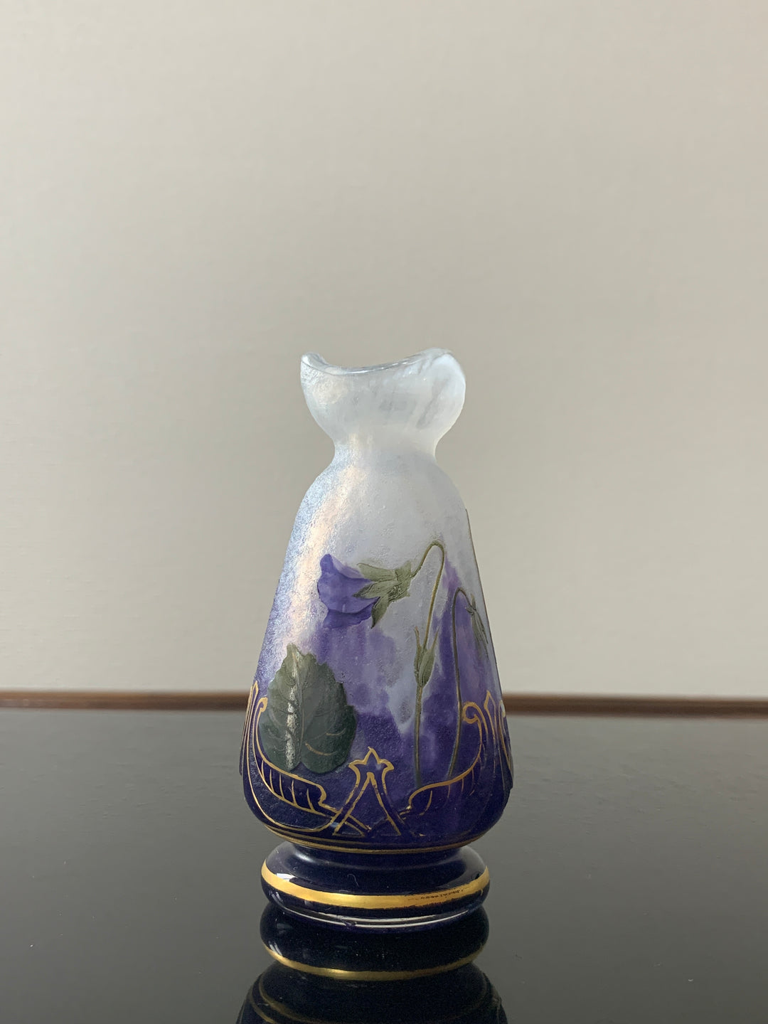 ドーム兄弟（ドームナンシー）金彩とスミレの花の花瓶（高級ライン作品）