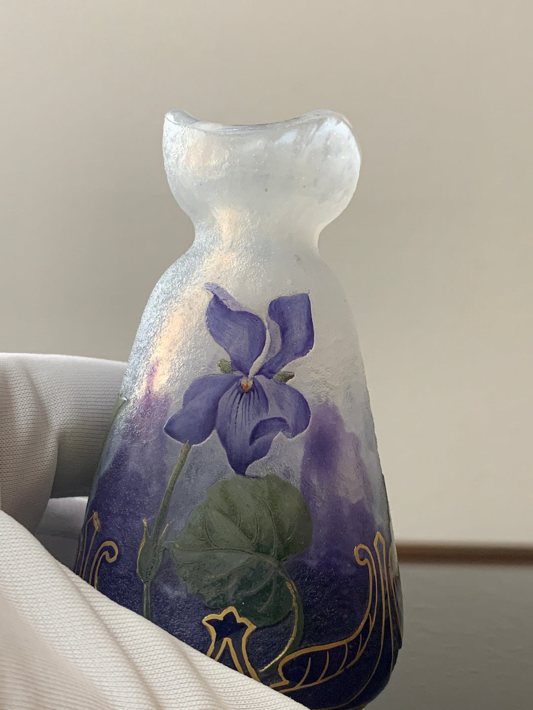 ドーム兄弟（ドームナンシー）金彩とスミレの花の花瓶（高級ライン作品）