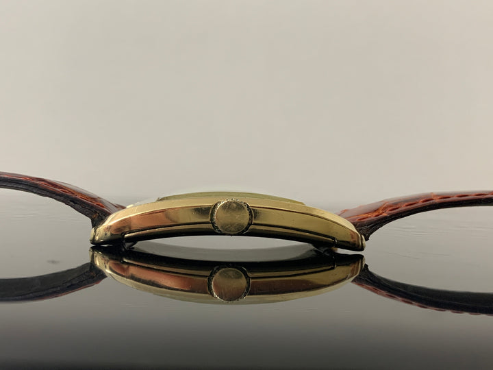 モバード（MOVADO）14k カービプラン アールデコ時代 レクタンギュラー型腕時計