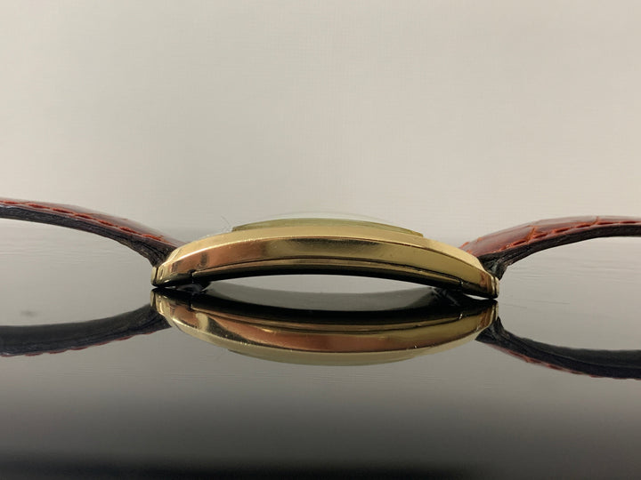 モバード（MOVADO）14k カービプラン アールデコ時代 レクタンギュラー型腕時計