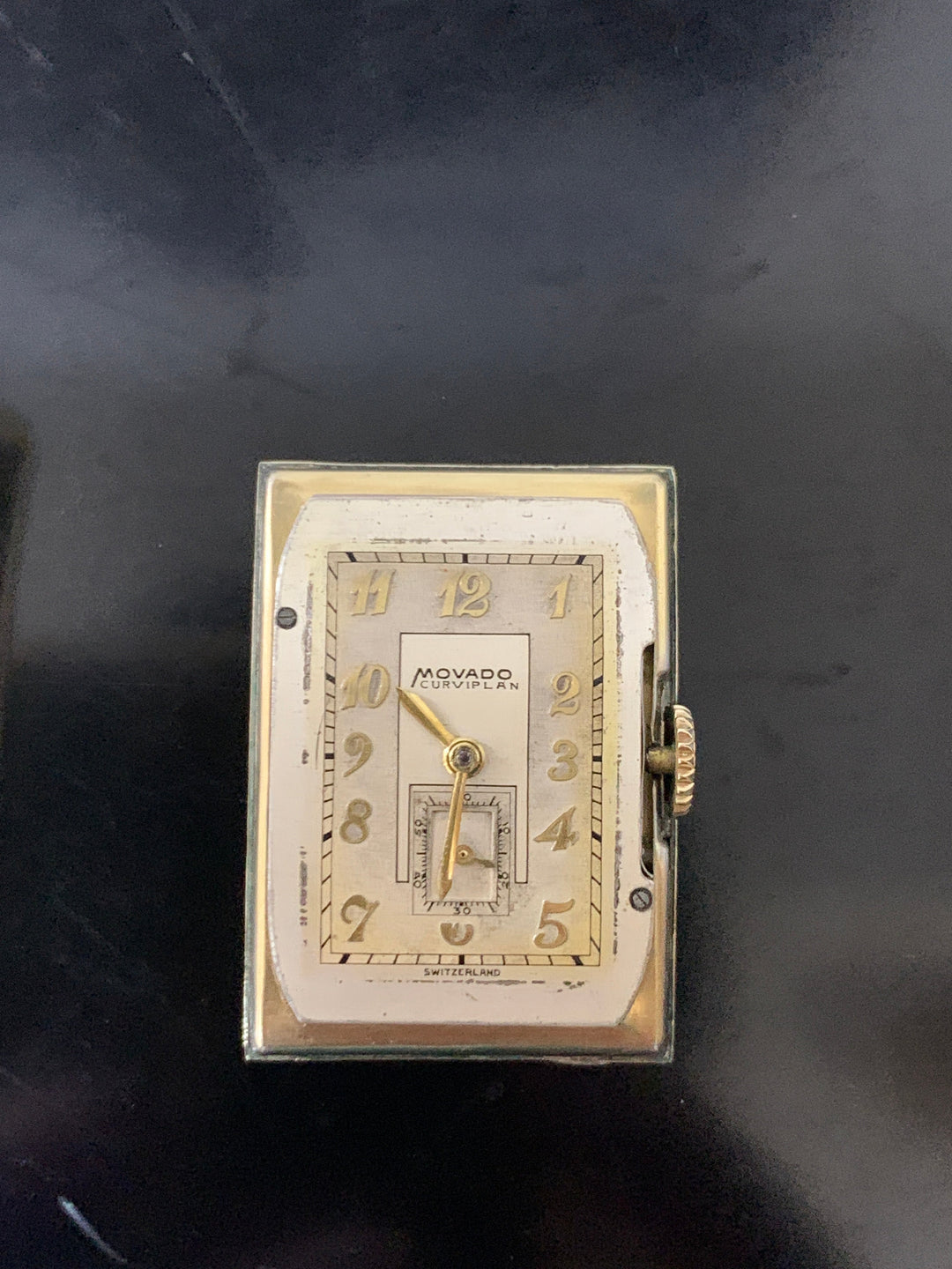 モバード（MOVADO）14k カービプラン アールデコ時代 レクタンギュラー型腕時計