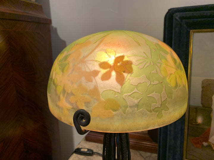 エミールガレ　シュガーパインの葉のアンティークテーブルランプ（アールヌーボー時代）